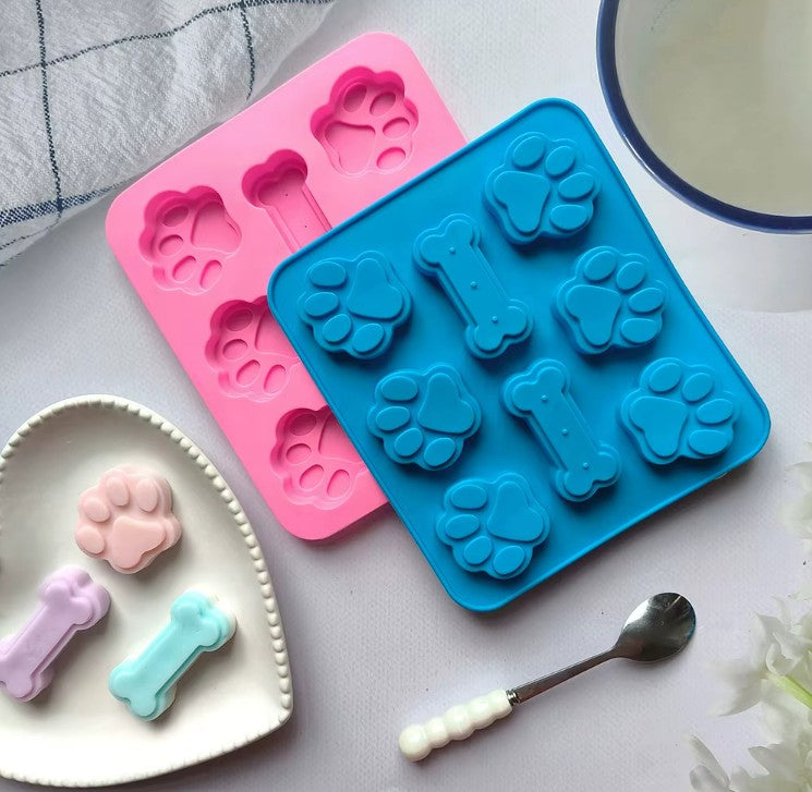 IJsplezier voor honden -starterskit: 2 x  ijsjesmix + 2 silicone vormpjes roze/blauw